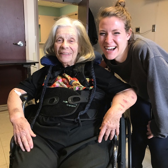 Nicole - Picture 4 of 7